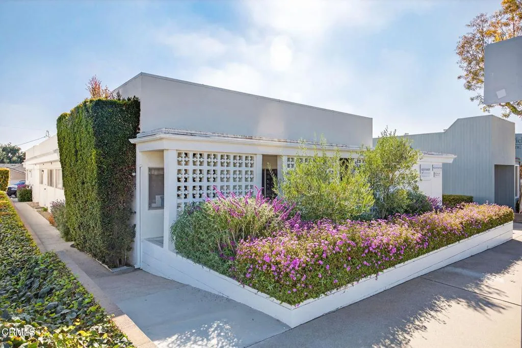 2-web-or-mls-Upmarketmedia_3442Lom-006