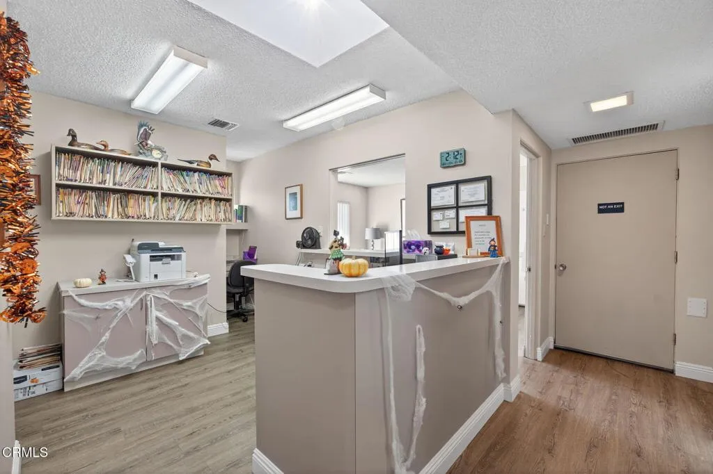 9-web-or-mls-Upmarketmedia_3442Lom-019