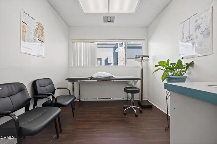 27-web-or-mls-Upmarketmedia_3442Lom-080