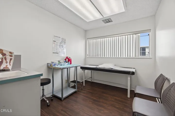 28-web-or-mls-Upmarketmedia_3442Lom-082