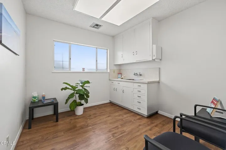 39-web-or-mls-Upmarketmedia_3442Lom-116