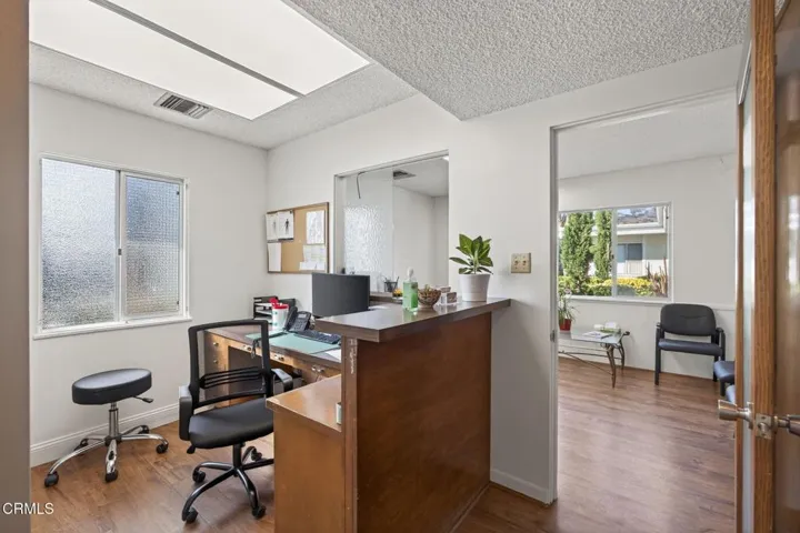 36-web-or-mls-Upmarketmedia_3442Lom-107