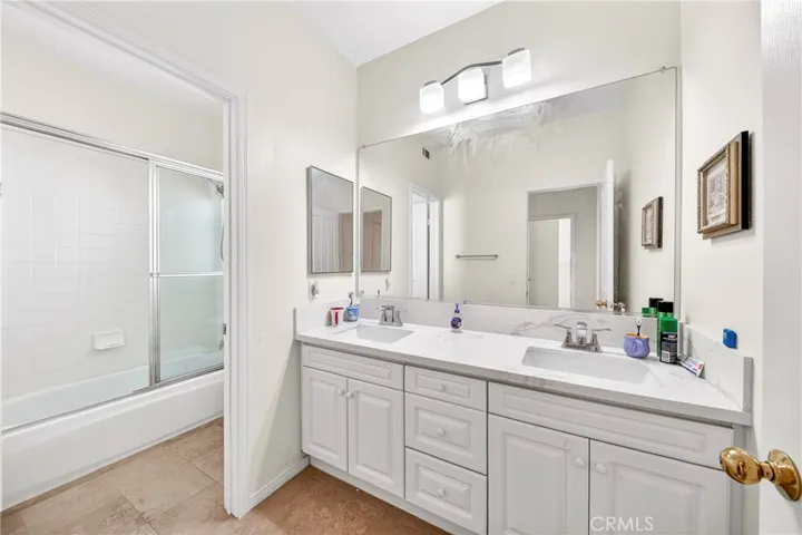 Shared bathroom upstairs