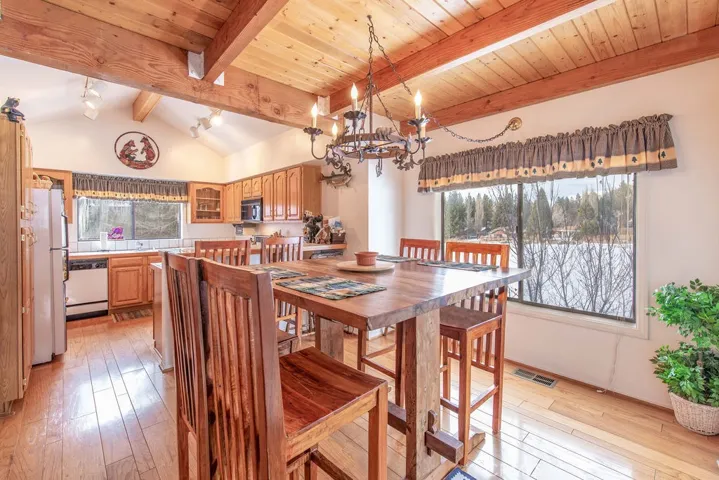 43091 Bear Creek Court, Big Bear Lake, California 92315