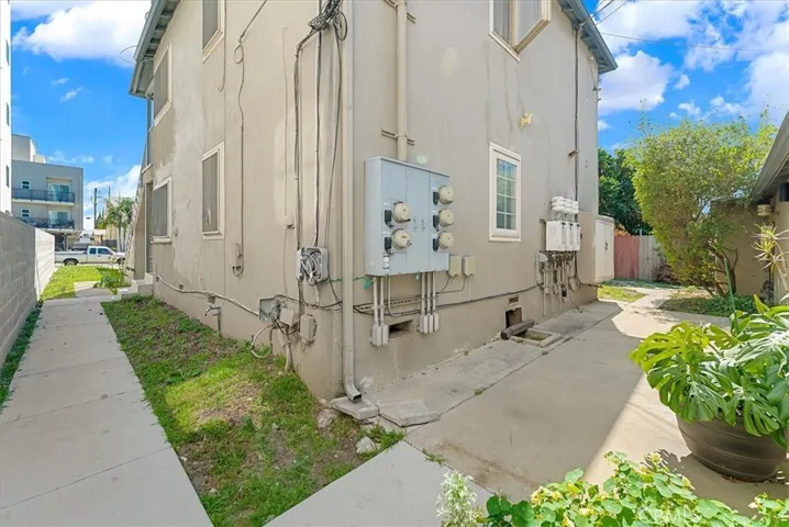8893 Reading Avenue, Los Angeles, California 90045