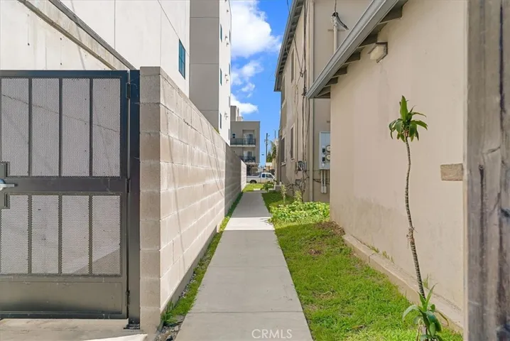 8893 Reading Avenue, Los Angeles, California 90045