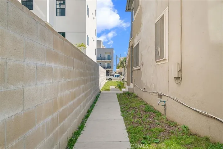 8893 Reading Avenue, Los Angeles, California 90045