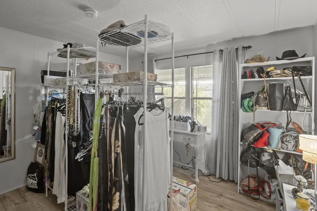 10-web-or-mls-246-laredo-dr