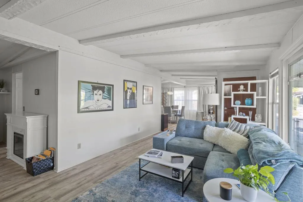 7-web-or-mls-246-laredo-dr