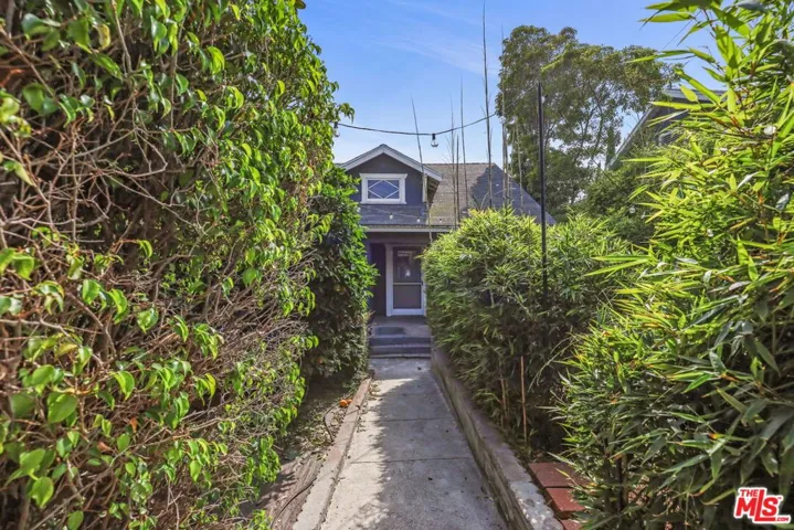 1614 Grafton Street, Los Angeles, California 90026