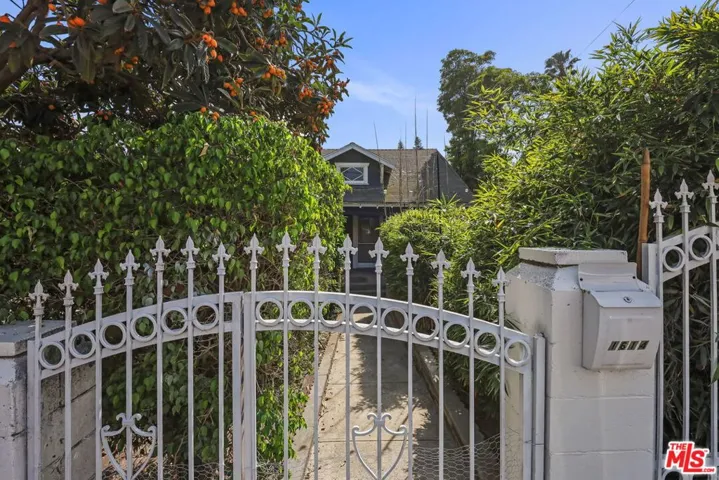 1614 Grafton Street, Los Angeles, California 90026