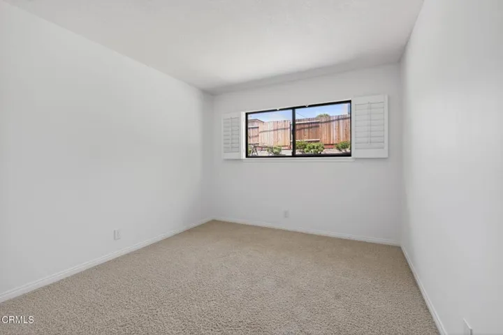 26-web-or-mls-Upmarketmedia_6219Lom-076