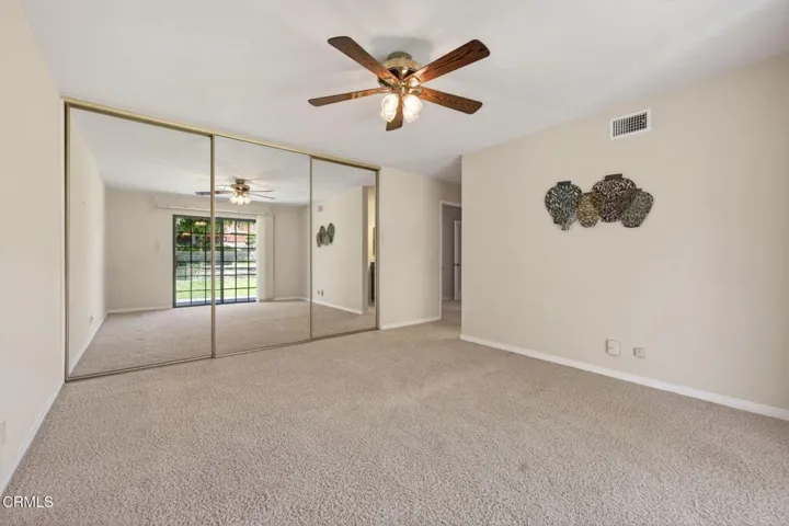 22-web-or-mls-Upmarketmedia_6219Lom-066