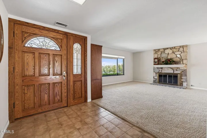 7-web-or-mls-Upmarketmedia_6219Lom-019