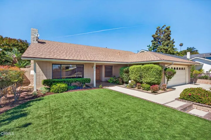 4-web-or-mls-Upmarketmedia_6219Lom-010