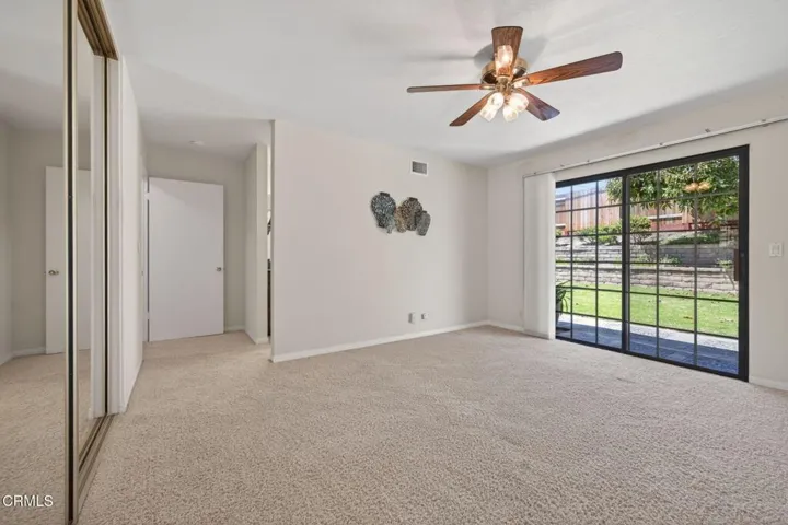 23-web-or-mls-Upmarketmedia_6219Lom-067
