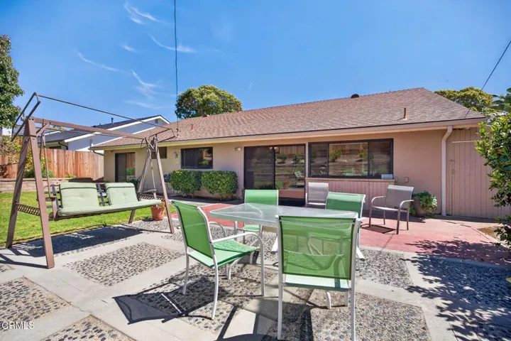 33-web-or-mls-Upmarketmedia_6219Lom-105