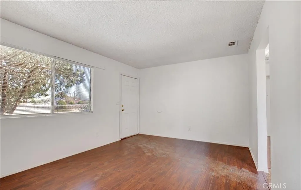 photo prior to being leased