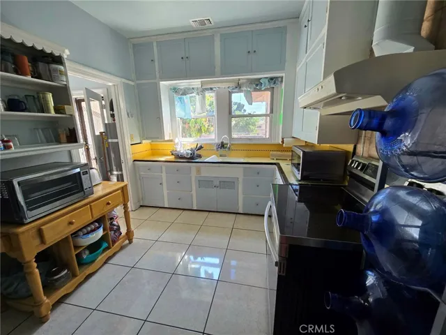 579 16th, San Bernardino, California 92405