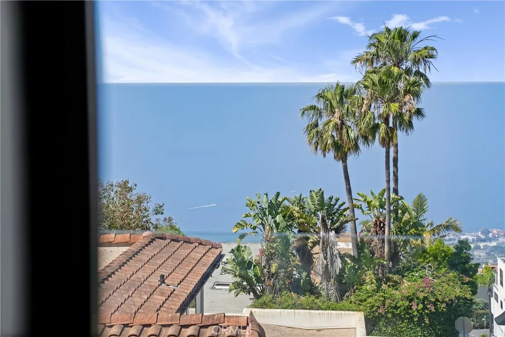 Enjoy ocean and white-water views while living just minutes from the beach, tucked away from the downtown crowds.
