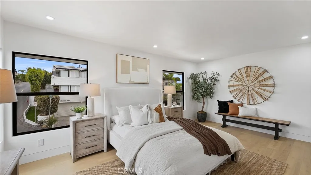 Additional bedroom ideal for guests, family, or a home office.
