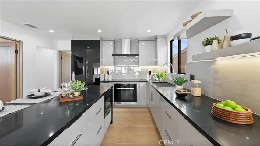 A central gathering space ready to serve the heart of the home.