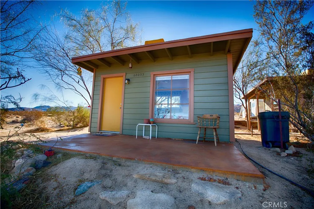 FRONT PORCH EAST CABIN