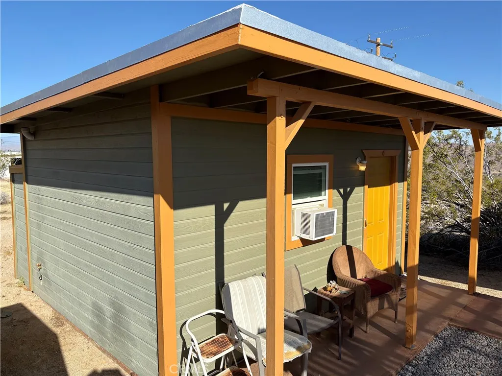 FRONT WEST CABIN