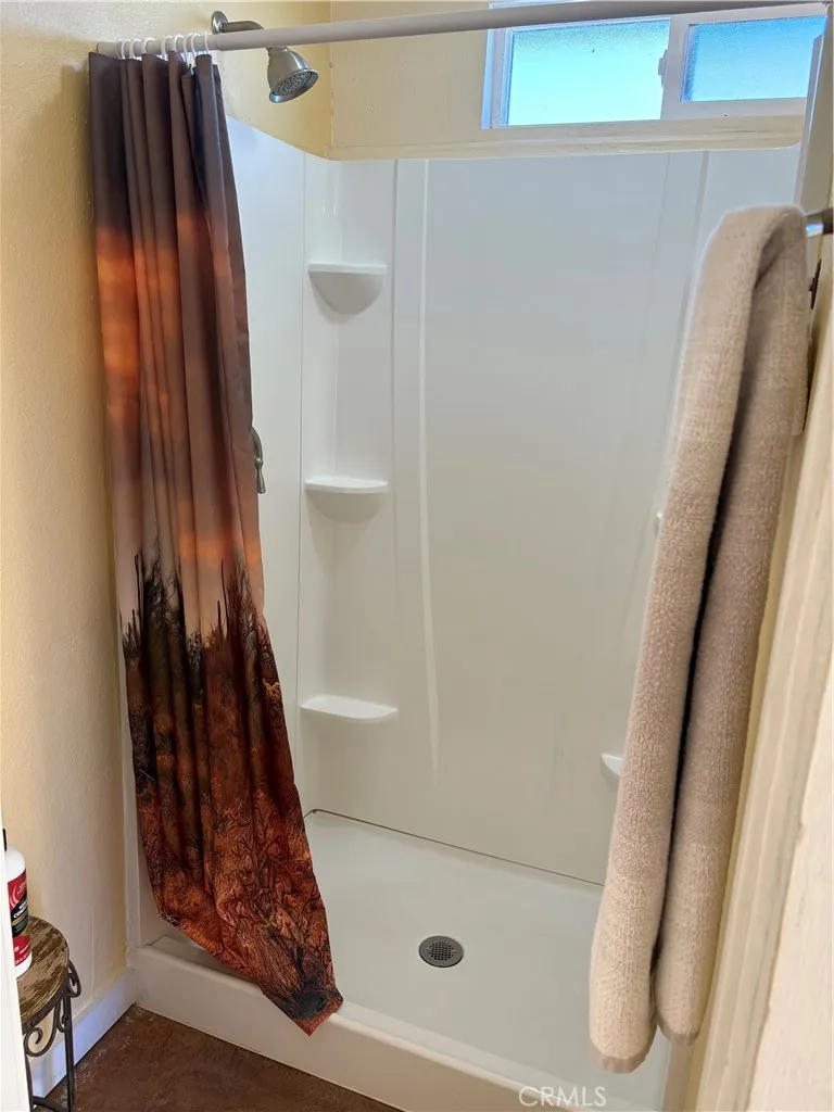 SHOWER EAST CABIN
