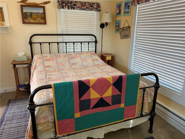 BED EAST CABIN