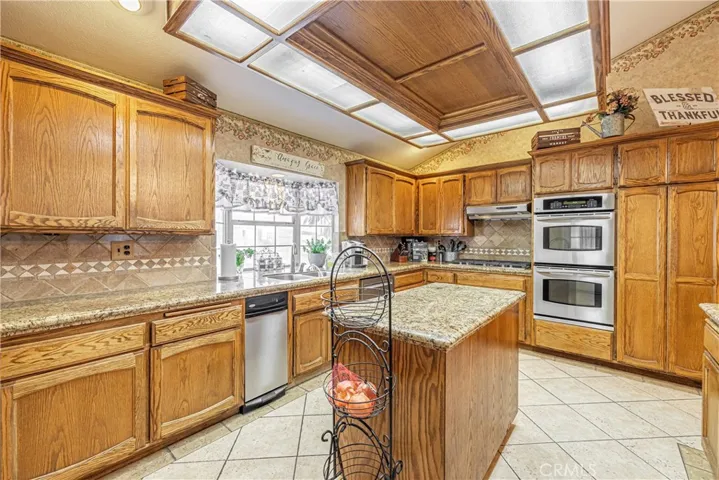 43118 Roulette Lane, Lancaster, California 93536