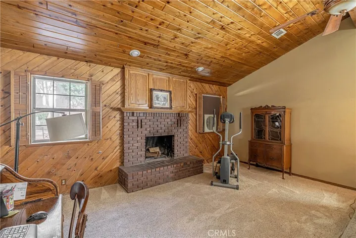 43118 Roulette Lane, Lancaster, California 93536