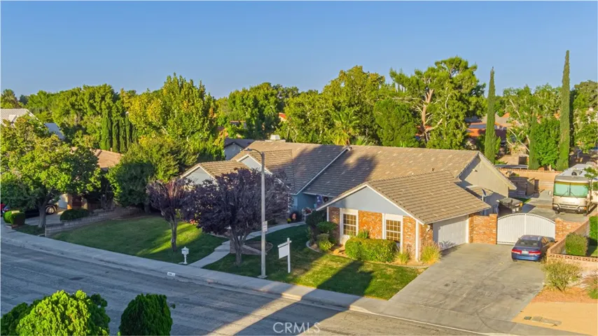 43118 Roulette Lane, Lancaster, California 93536