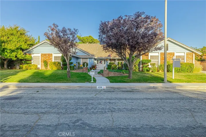 43118 Roulette Lane, Lancaster, California 93536