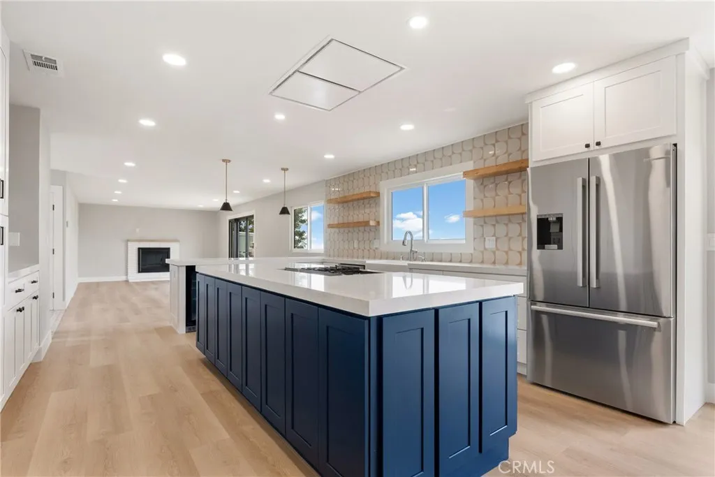 3019 Cresta Way