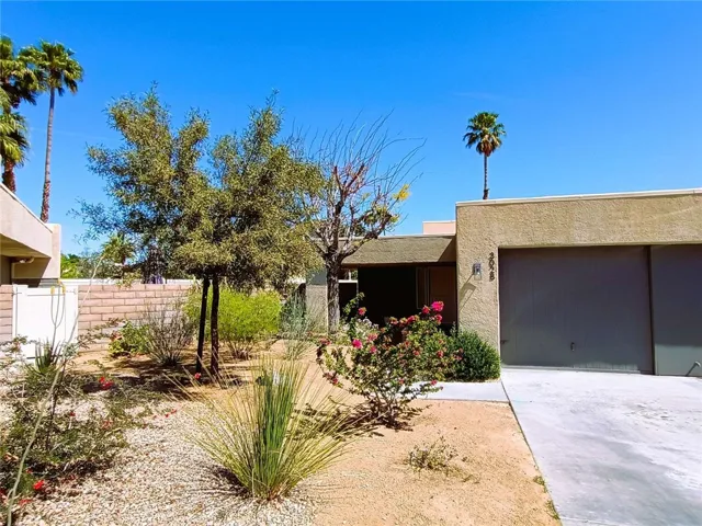 3028 Sunflower Circle E, Palm Springs, California 92262