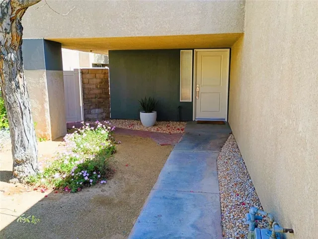 3028 Sunflower Circle E, Palm Springs, California 92262