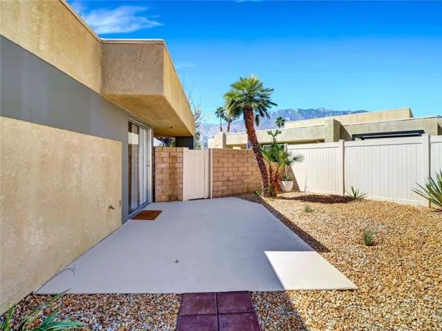3028 Sunflower Circle E, Palm Springs, California 92262