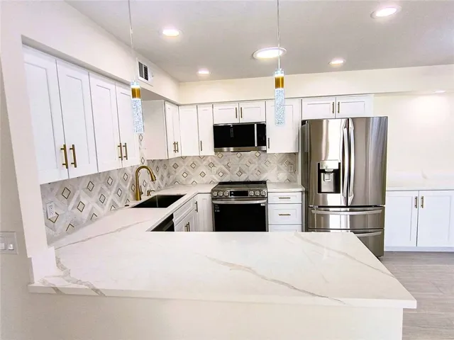 3028 Sunflower Circle E, Palm Springs, California 92262