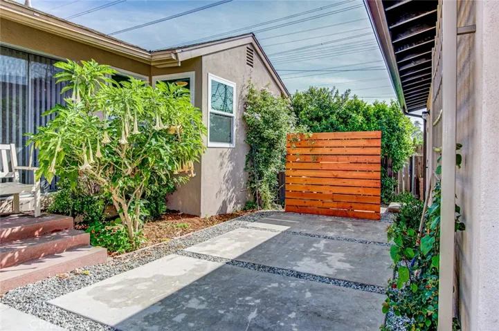 3280 Orlando Road, Pasadena, California 91107