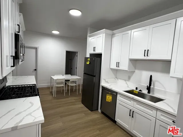 2101 Bonsallo Avenue D, Los Angeles, California 90007