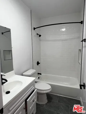 2101 Bonsallo Avenue D, Los Angeles, California 90007