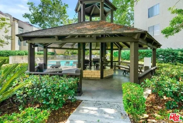 Outdoor Entertaining Area