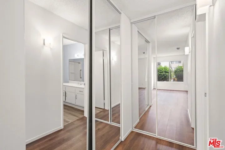 2 Closets