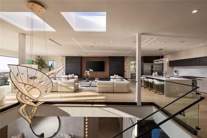 4 Narbonne, Newport Beach, California 92660