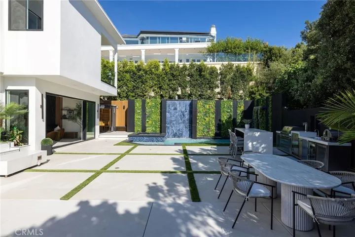 4 Narbonne, Newport Beach, California 92660