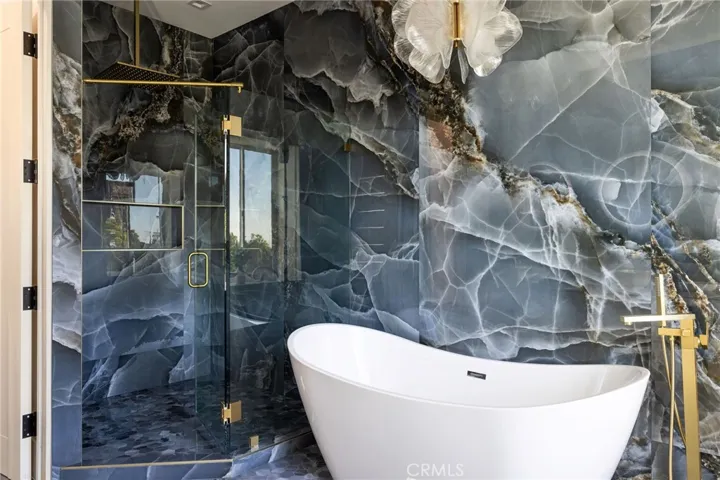 4 Narbonne, Newport Beach, California 92660