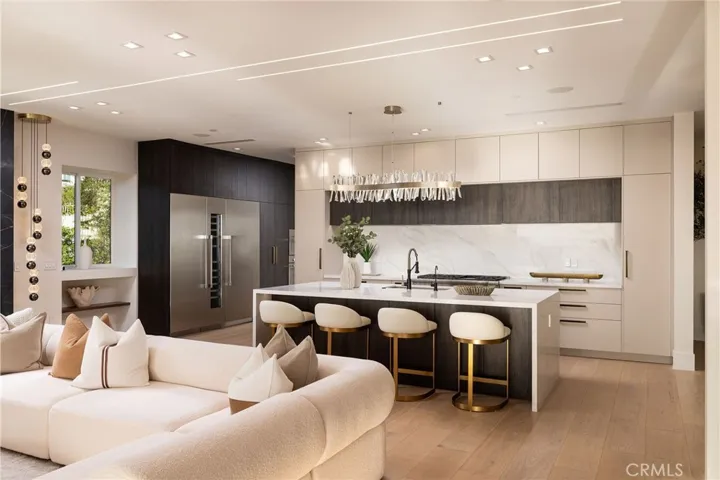 4 Narbonne, Newport Beach, California 92660