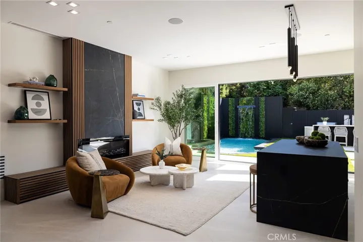 4 Narbonne, Newport Beach, California 92660