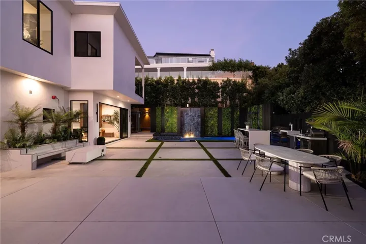 4 Narbonne, Newport Beach, California 92660